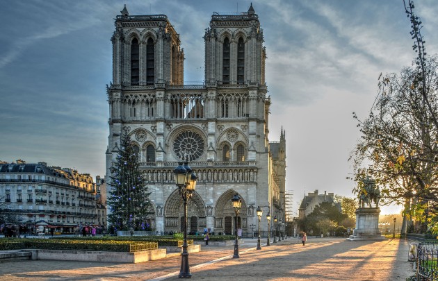 Cathédrale-Notre-Dame-de-Paris-Vue-depuis-le-parvis-_-630x405-_-©-LeifLinding