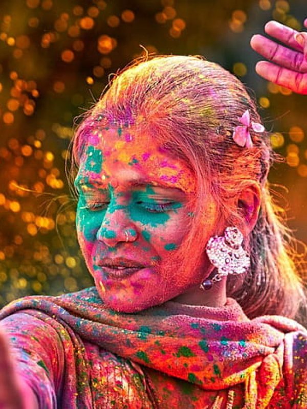 desktop-wallpaper-creastar-powder-at-the-holi-festival-in-india-holi-multicolour